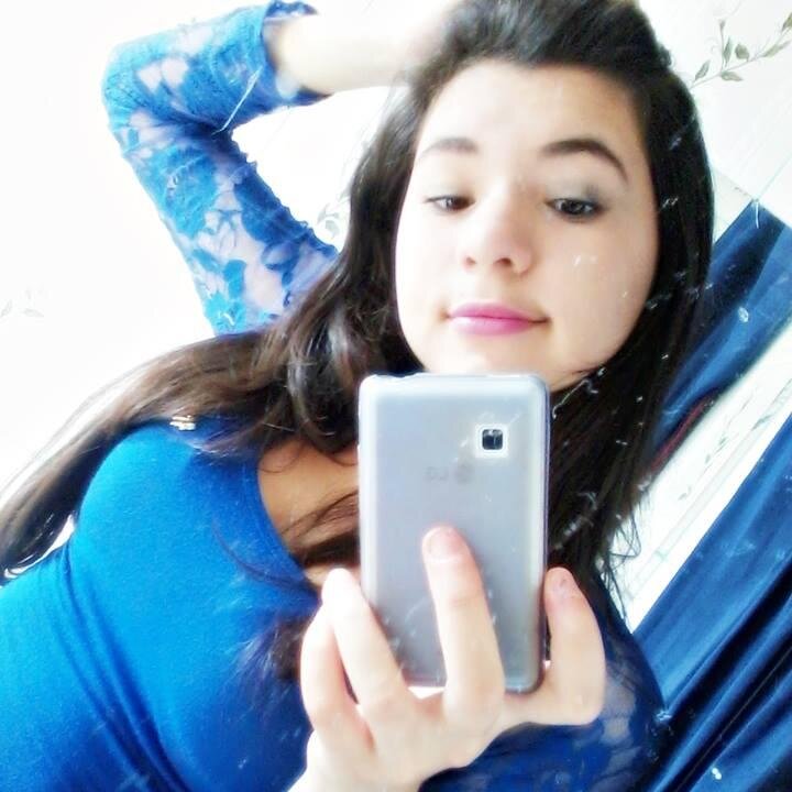 Amo Deus, sem ele Naum sou Nada... Amo Minha Família, Me Amo , Sou Altentica,, Mc Daleste 3 ...~ Gosto de Ouvir Musica, Sai com os Amigos, Fazer Compras e etc