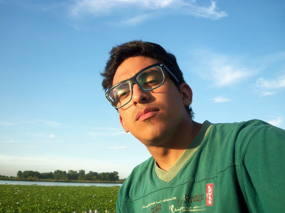 LocoMonoLoco21's profile picture. Persona simple amante de la MÚSICA y odia totalmente la ideología de los monopolios.