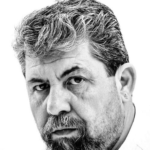 Freelance Fine Art Portrait Photographer.