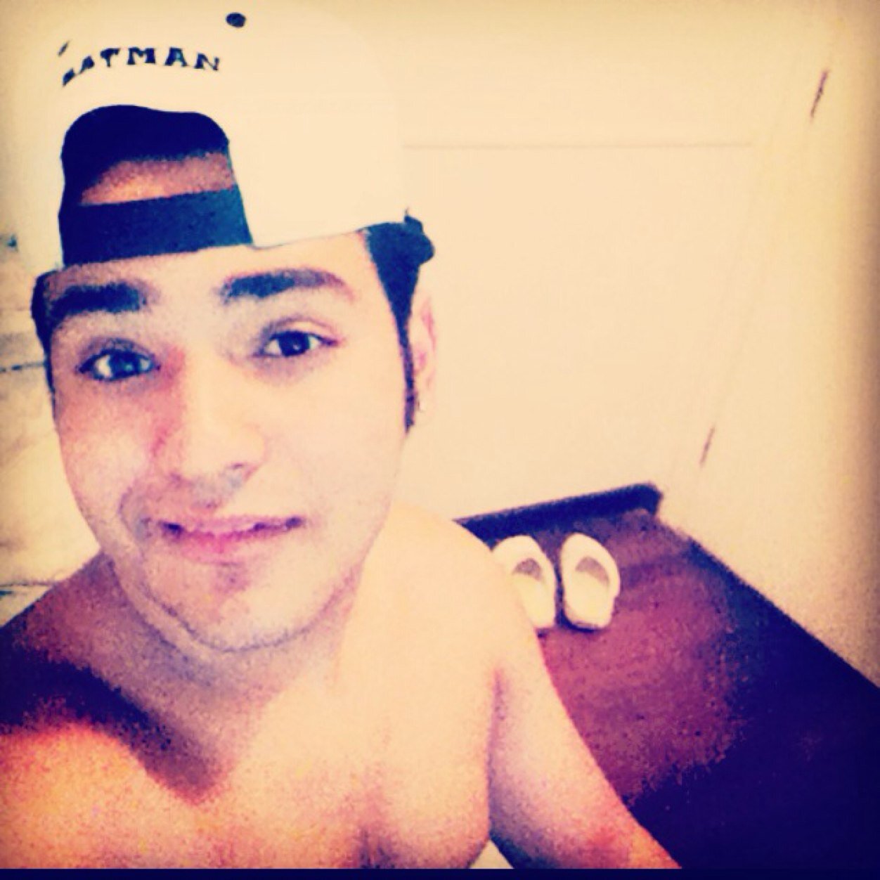 'Biografia {?} Tenho 19 Anos , Libriano , Gosto De Esportes ! . Quer saber mais segue aii !'