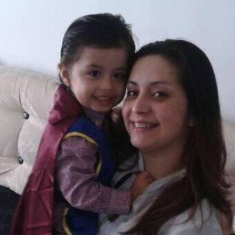 Mama de un hermoso niño y buena esposa, amante de la comida santandereana...