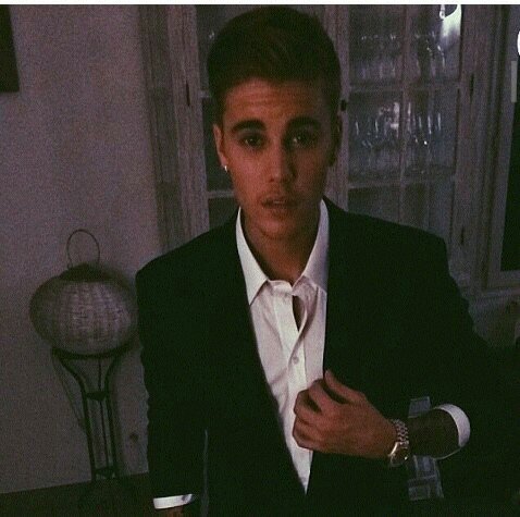 THIS IS A FREE FOLLOW, FOLLOW ME ON @canadianhotboy I FOLLOW BACK.