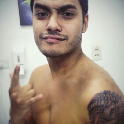 É um amor puro. Um amor sincero. Um amor inexplicável. Um amor difícil. Um amor julgado. Um amor diferente. Um amor orgulhoso. Um amor que eu só sinto por você.