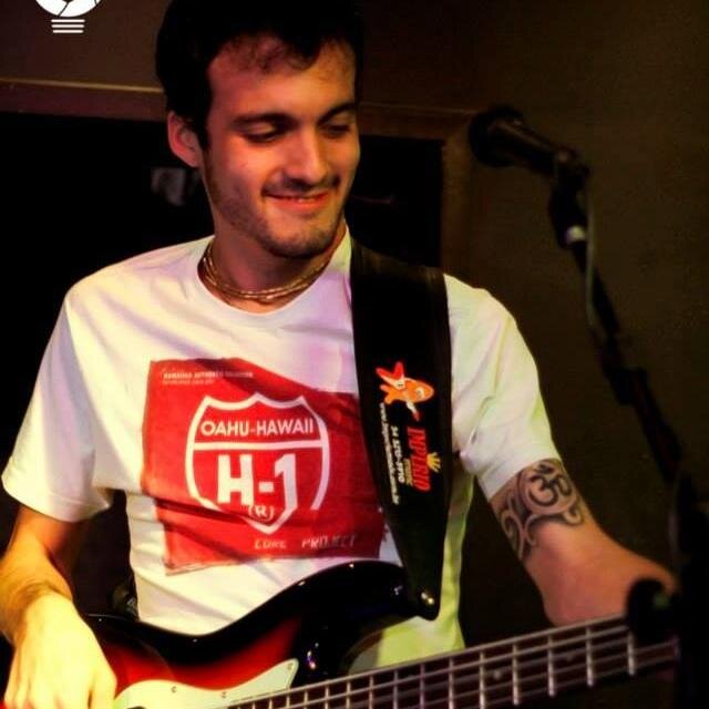 Fã Clube dedicado ao músico Renato Torrone.  A música exprime a mais alta filosofia numa linguagem que a razão não compreende.