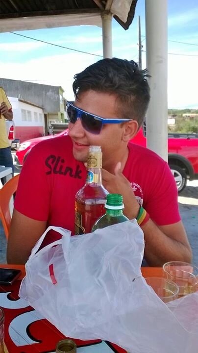 NatalicioTome's profile picture. Depois da balada a gente quebra o pau,na horizontal na horizontal  :-P