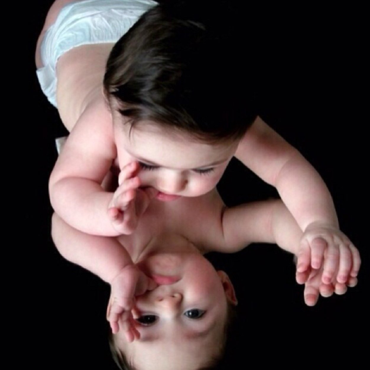 whitechocola333's profile picture. رُفِعتِ الأقلامُ وجفَّت الصُّحفُ .. الحمد لله❤ 
                                                 
هنيئاً لمن يَعرِف الله صوتهُ❤

 @pearl__333