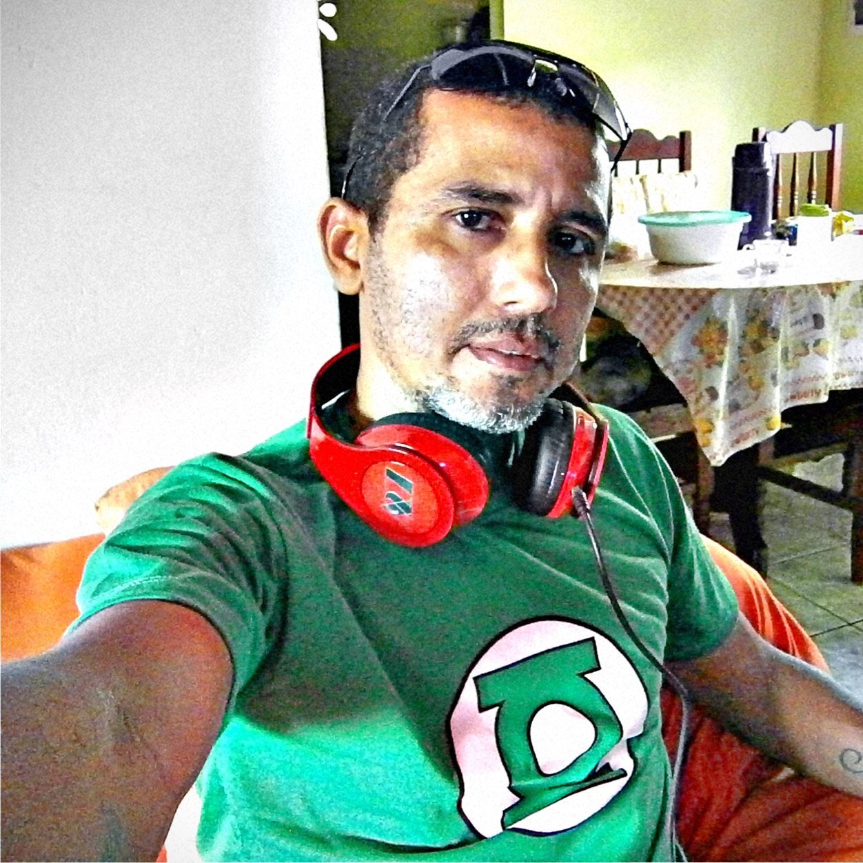 42 anos, Designer Gráfico, Casado, residente em Boa Vista / RR