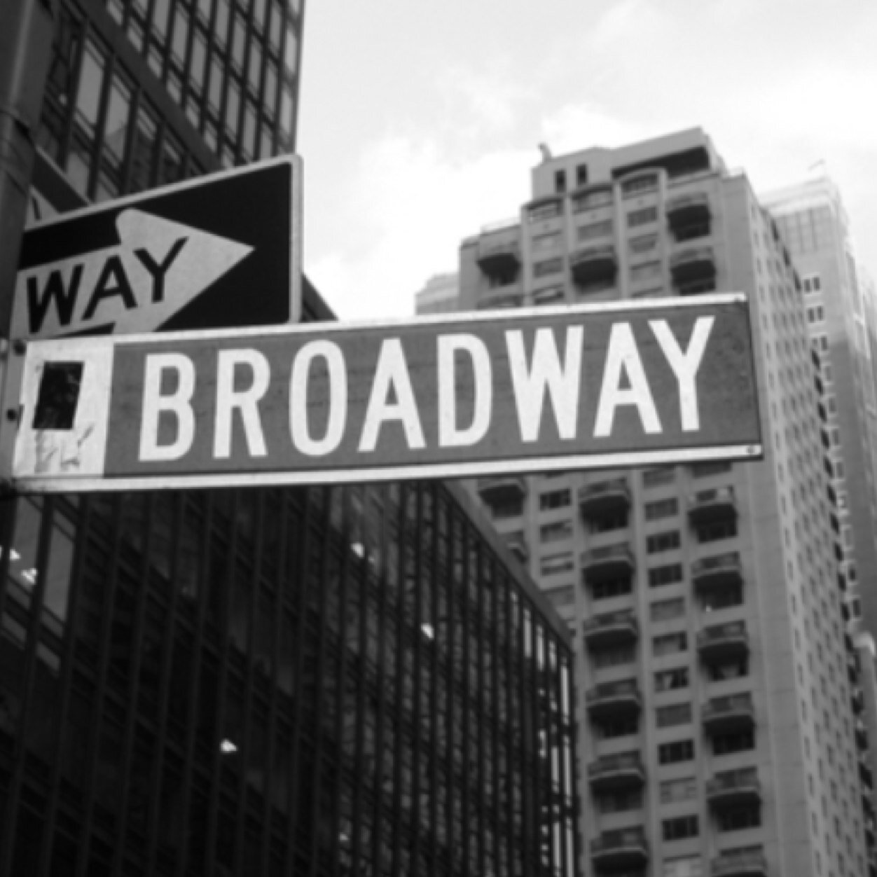 Instagram: boring2broadway 
Blog: http://t.co/K6cWvrfQxz 
Follow for updates :)