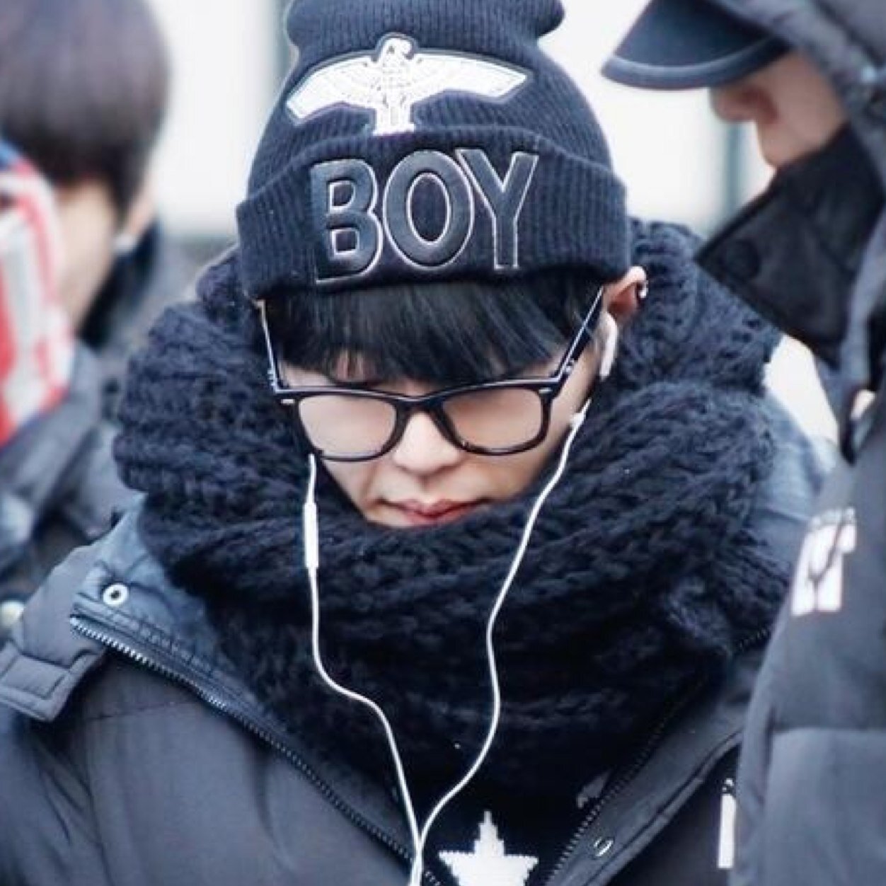 AlphaBAT リーダー ( B:eta ) ハヨン 初代 bot ☞☞ 《 @AlphaBAT_HY 》 1987年産まれ 。 ∠常識のないボット 病みボット拒否 恋人はいりません。TL見てません系ボット。(=リプのみ反応)