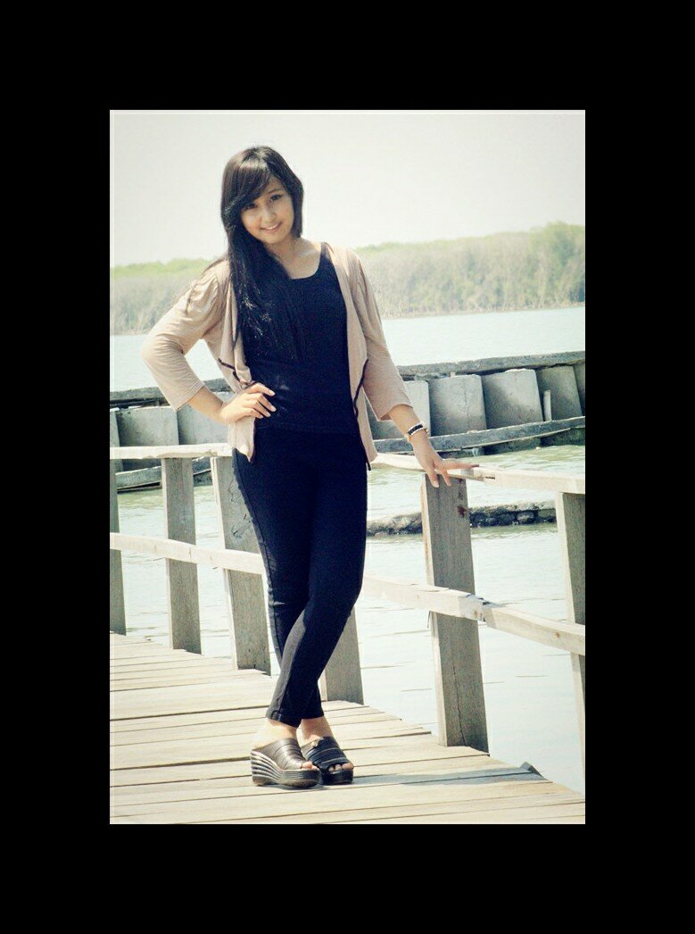 Annisa Dzikri Ilmawati | Ichaa or Ichull | Endhi Den Aronta ({}) | 73D463DF
