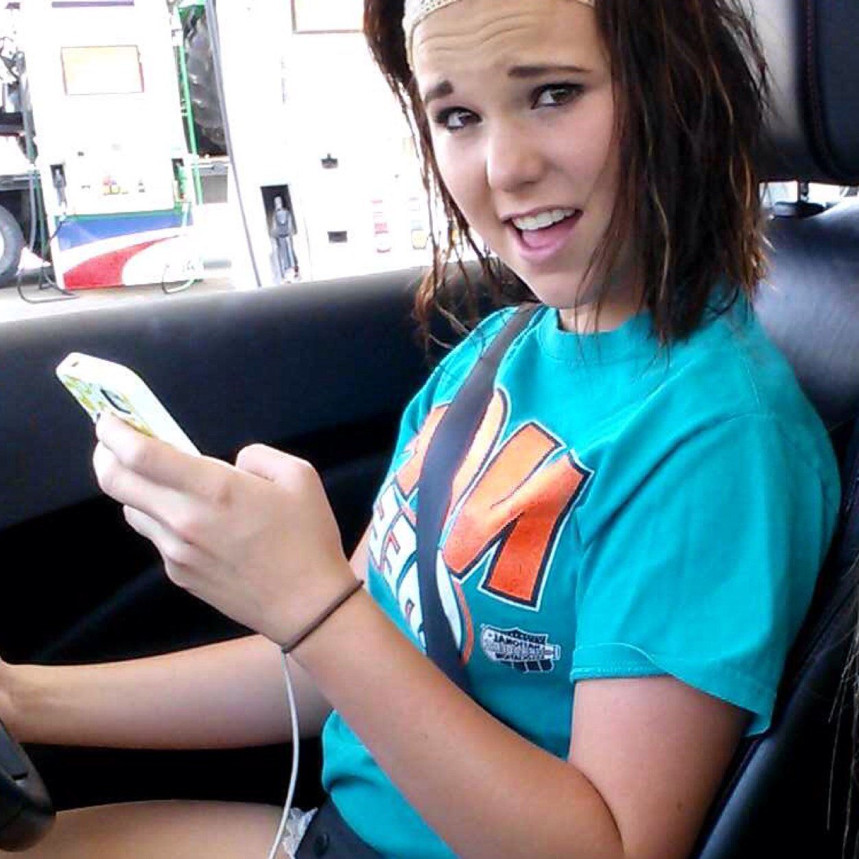 4briley's profile picture. When life gives you a hundred reasons to cry show life you have a thousand reasons to smile ⚓️