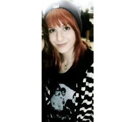 eles não são só still into you ok