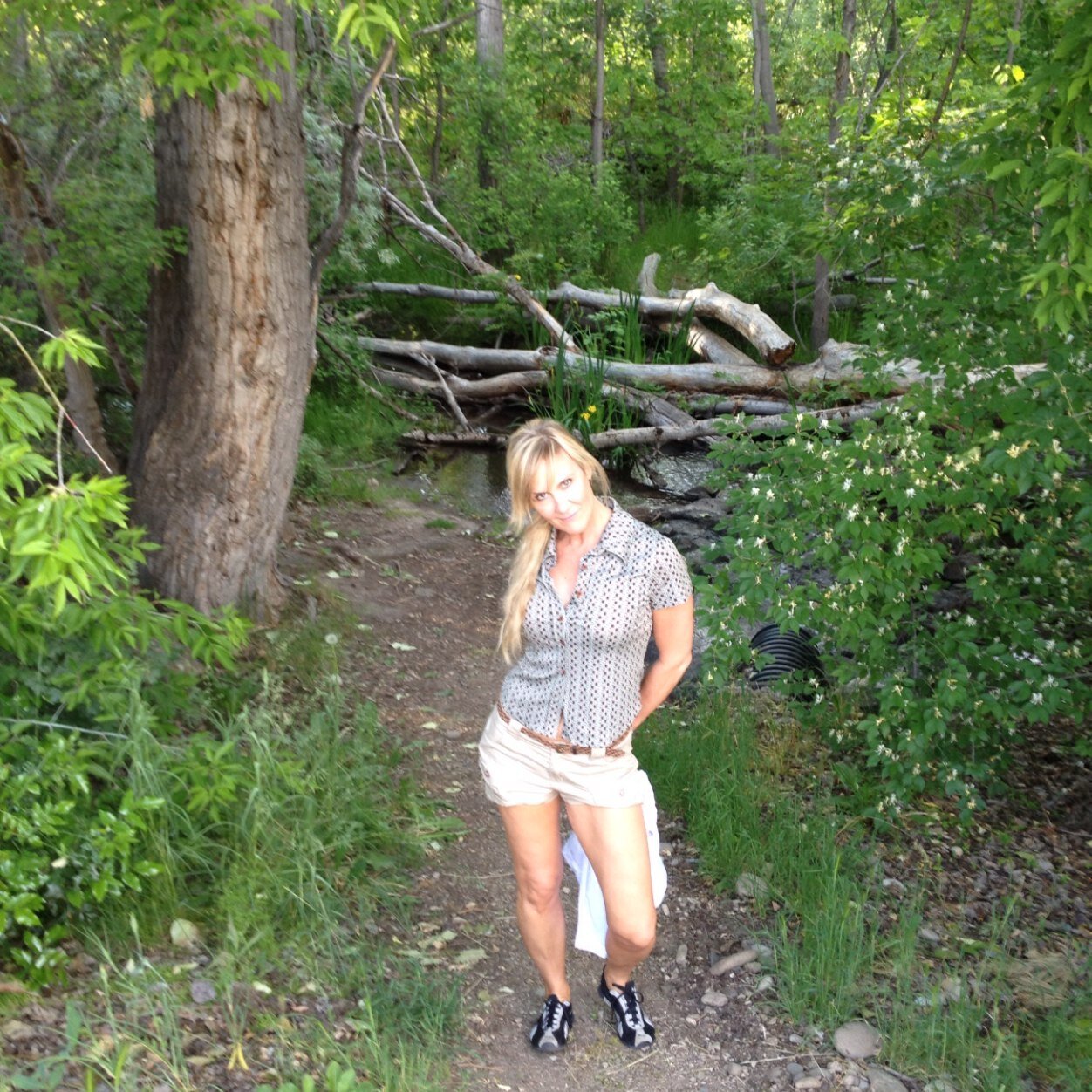 I am a Happy Lady with a great life and new interests every day...Love and Friends..