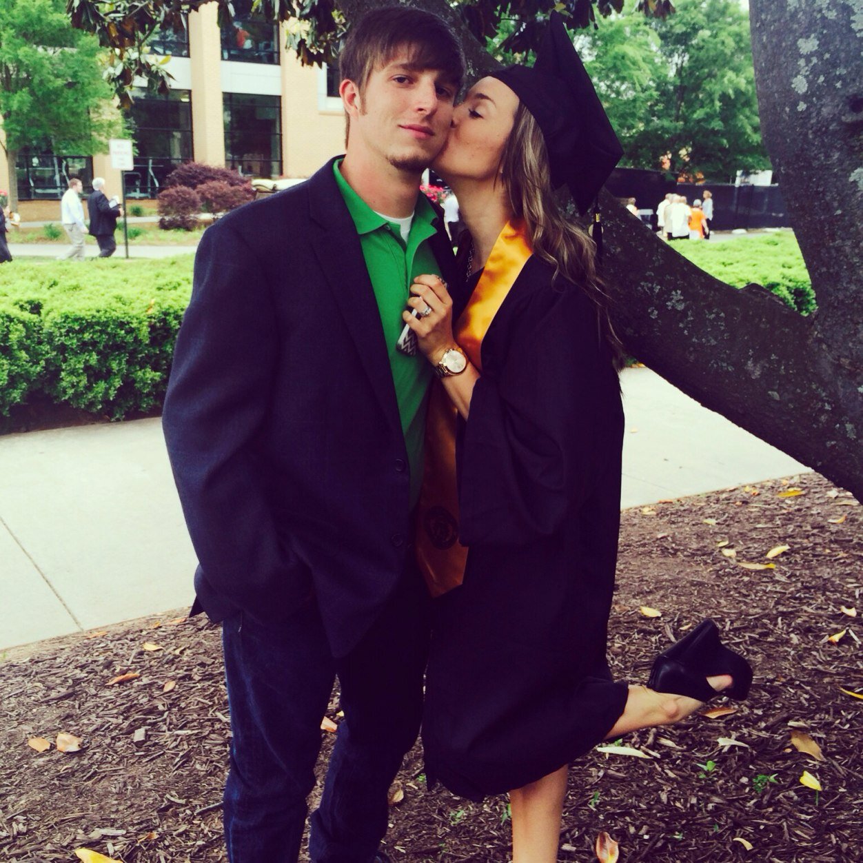 laurenwtkns's profile picture. hellurrrr.