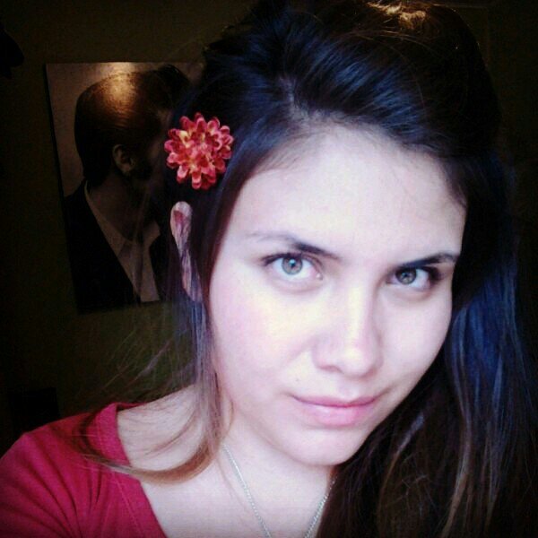 Psycology student. Music, movies, books, arts, nature and animal lover, trying to  solve life mysteries everyday... Namaste