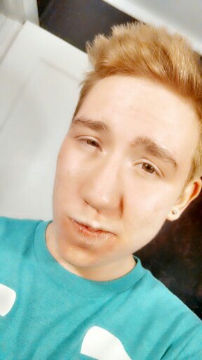 I'm Skittles Gravy Doorknob and i make wierd videos that nobody watches...