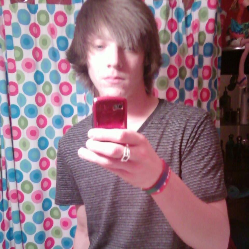 19, 6'2 Funny, and Spontaneous.