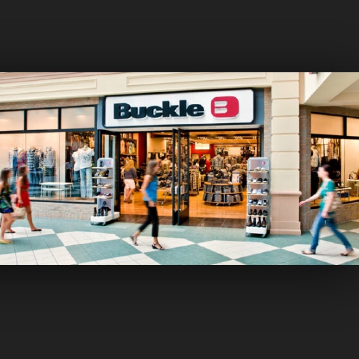 The official twitter for The Buckle store at Easton Town Center. Follow us for daily updates on all new merchandise and special offers!
Insta: TheBuckleAtEaston