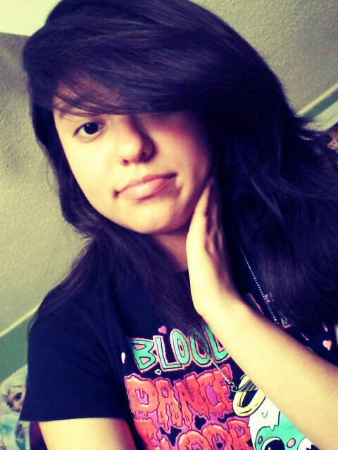 BVB, SWS, FIR, BMTH, BOTDF, MIN, ATL, TDV, etc.....I LOVE BANDS/LOVES WATCHING THE WALKING DEAD!!Daryl Dixon♥♥