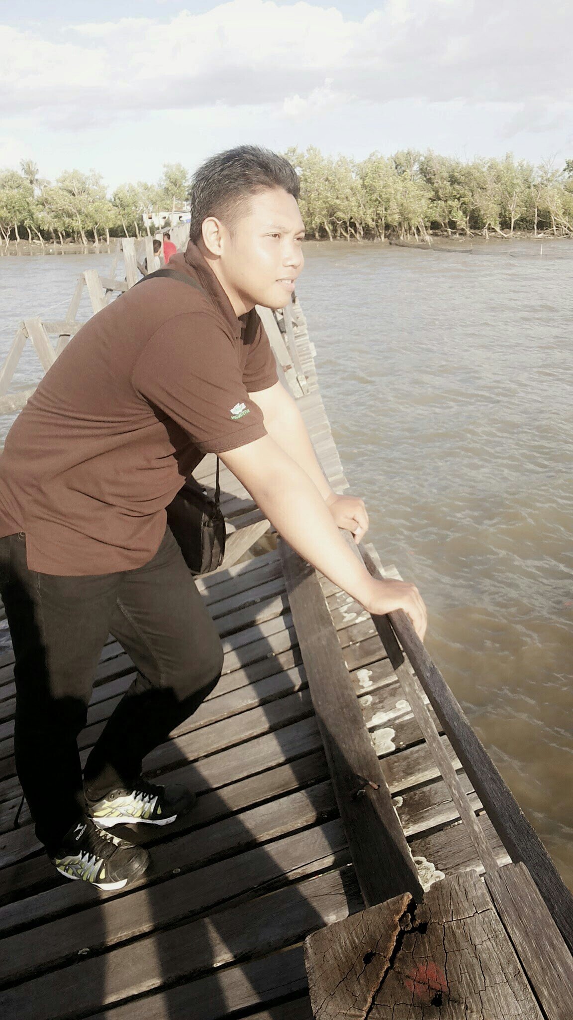 Bigcill, Sport (y) Pitbull (y) Maroon (y) Bruno mars (y)
twitter'ku Rumahku, dag suka , Keluar Ko.
Makassar sulawesi selatan