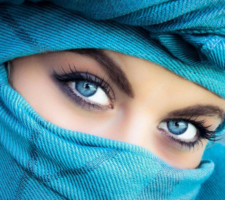 أبيك حب .. ما ينتهي عشقه أبد .. وأبيك قلب .. ما يسكنه غيري أحد