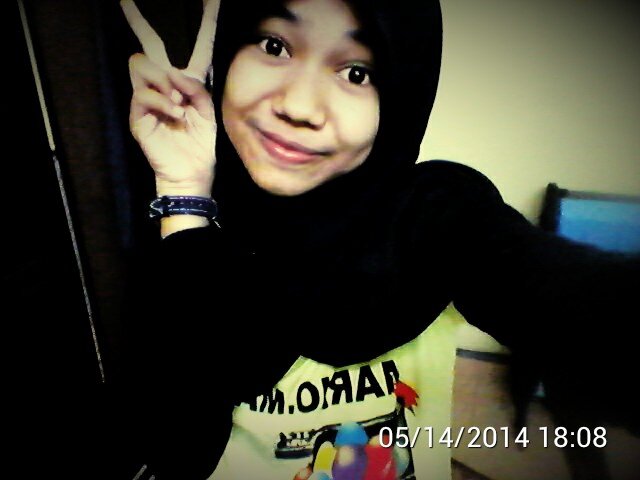 my life is incomplete without my family :* #adekEMAL friendship is more important than boyfriend ^_^