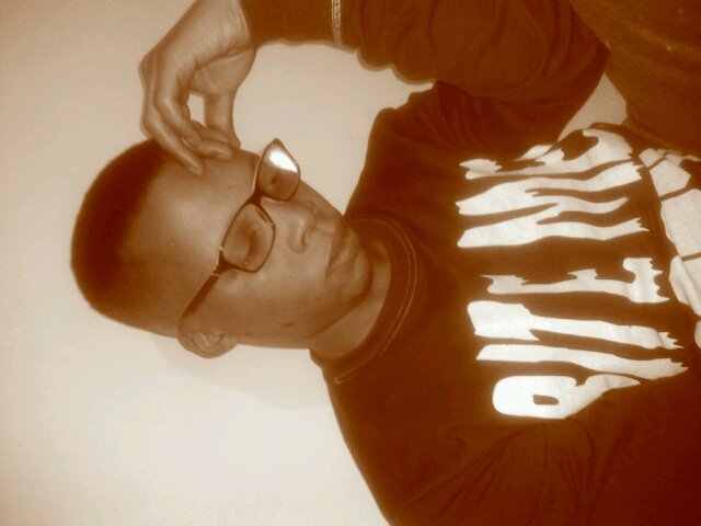 Radio presenter on @tshwanefm weekdays 12-3pm A-List, Brand Manager, Sports and Entertainment lover