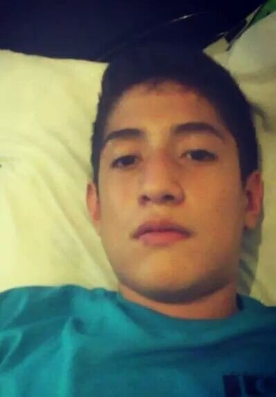 SosaS_Ruben3's profile picture. Cantante, actor, escritor, agente secreto, boxeador, futbolista, músico, es todo lo que me hubiera gustado ser, pero solo soy una persona normal.