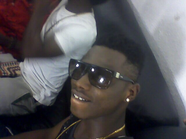 LuzyAlphabet's profile picture. Just me alone, music is life, love is trust.