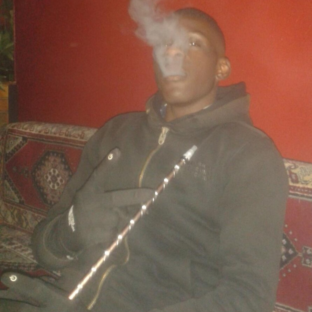 J'Garde Mes Amis Sous La Main Mes Ennemis Sous Le Coude Et Ceux Qui Nous Boycotte Y L'auront Dans Le Cul .. .. ..


Plus Proche Du Joker Que De Batman