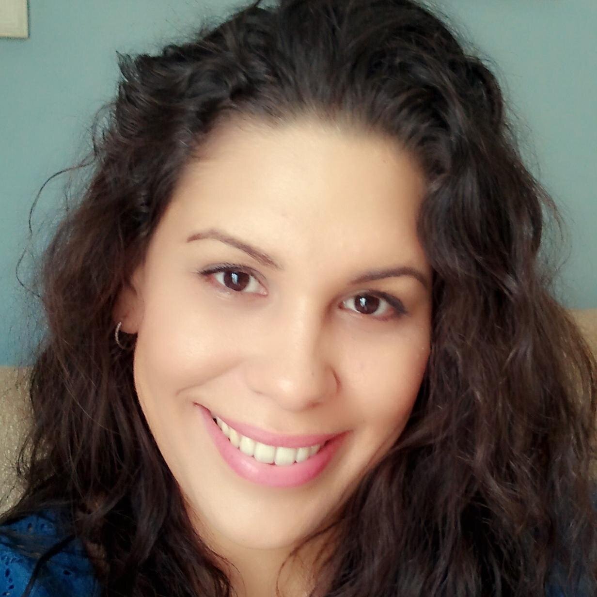 cocinademuerte's profile picture. Obsesionada con los libros y revistas de cocina británicos, vegana, costurera chapucera y corredora frustrada. Málaga