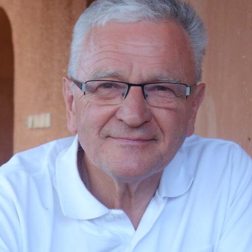 Maire de La Roche-sur-Yon de 2004 à 2014. Président de La Roche-sur- Yon Agglomération de 2008 à 2014