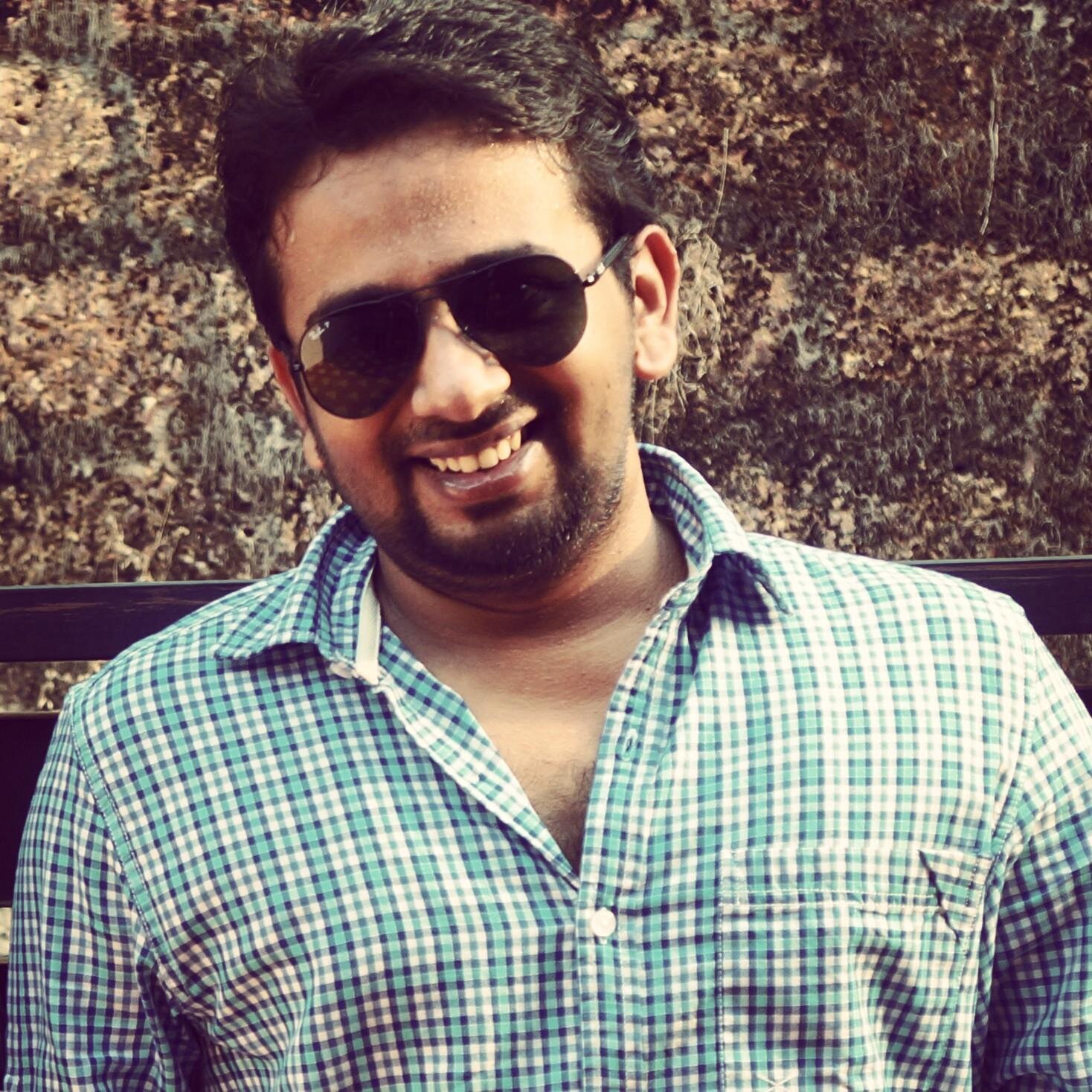 ManUtd fan,iOS app developer,Movie buff,Loves to hit the road