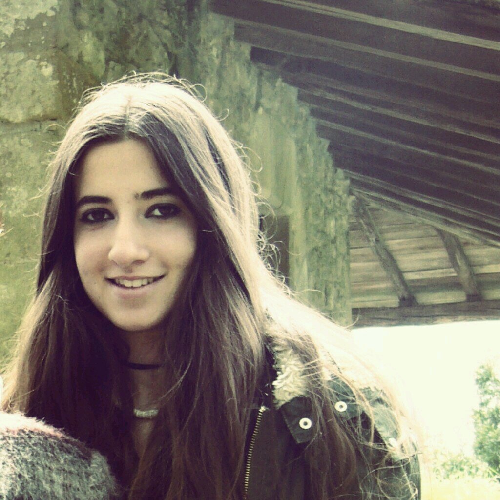 No vivas para que tu presencia se note, sino para que tu ausencia se sienta./ I'm just looking for some answers/