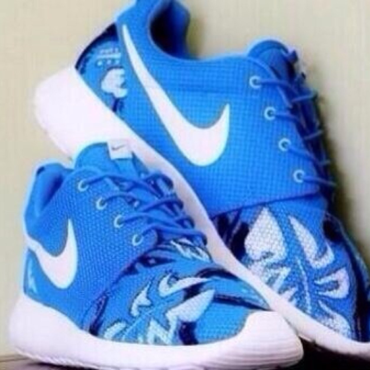 Retweeting Pictures Of Shoes