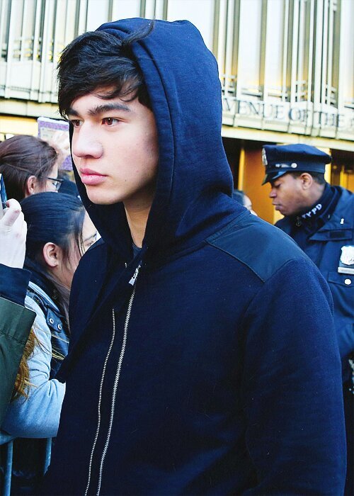 calum will follow you soon, if I can find you, he can too! xx please follow @loserkidlvke :)x