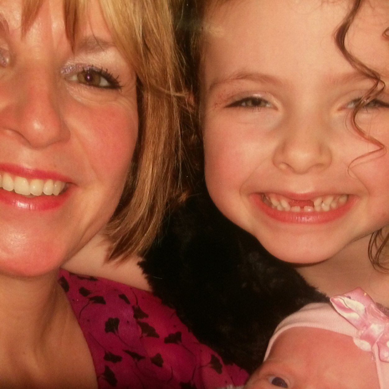 glittershazy's profile picture. 