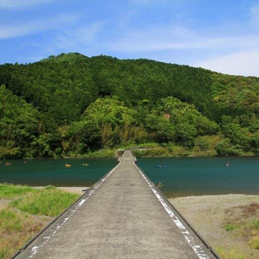 右翼と呼びたきゃ、それも結構

「しきしまの 大和心のをゝしさは ことある時ぞ あらはれにける」