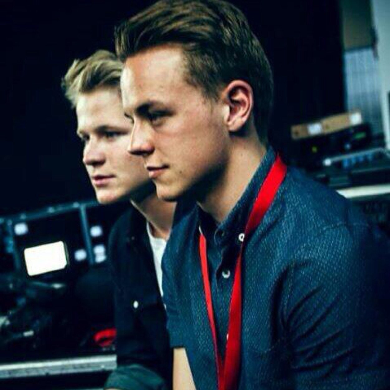 Hi, I have a youtube hero. and he is 1/2 of @cinemates xx @Directpete fanpage x made: 9-11-2013 x love peter, he is my hero ! x
