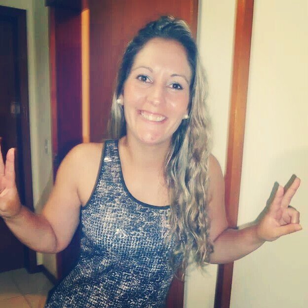 Sempre com sorriso no rosto, em busca de paz, alegria e amor!   ♫