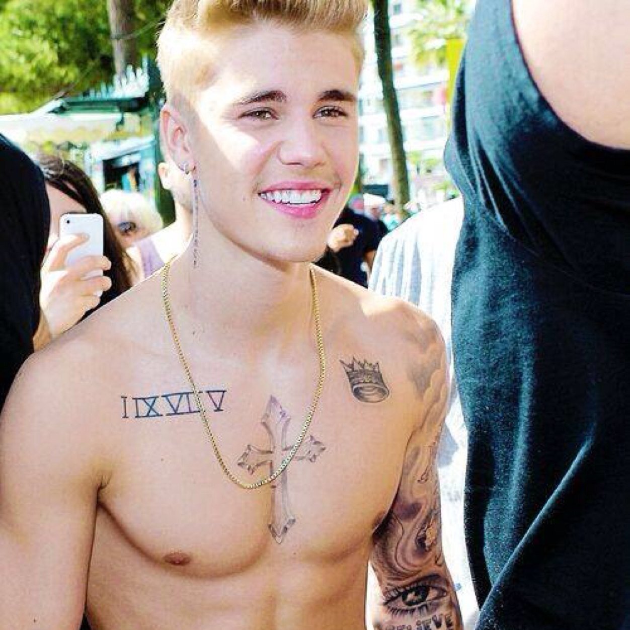 1394branadense's profile picture. World against Justin us against the world s2 s2 s2 @justinbieber ....Christi Lukasiak followed