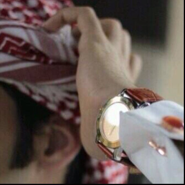 ضمّ الضلوع الہايمہ فِ يدينك افهم مطالبها و فسر غضبہا إرم الغرور الليّ فِ رمش عينك لا ياخذك صمت السنين و عتبہا.