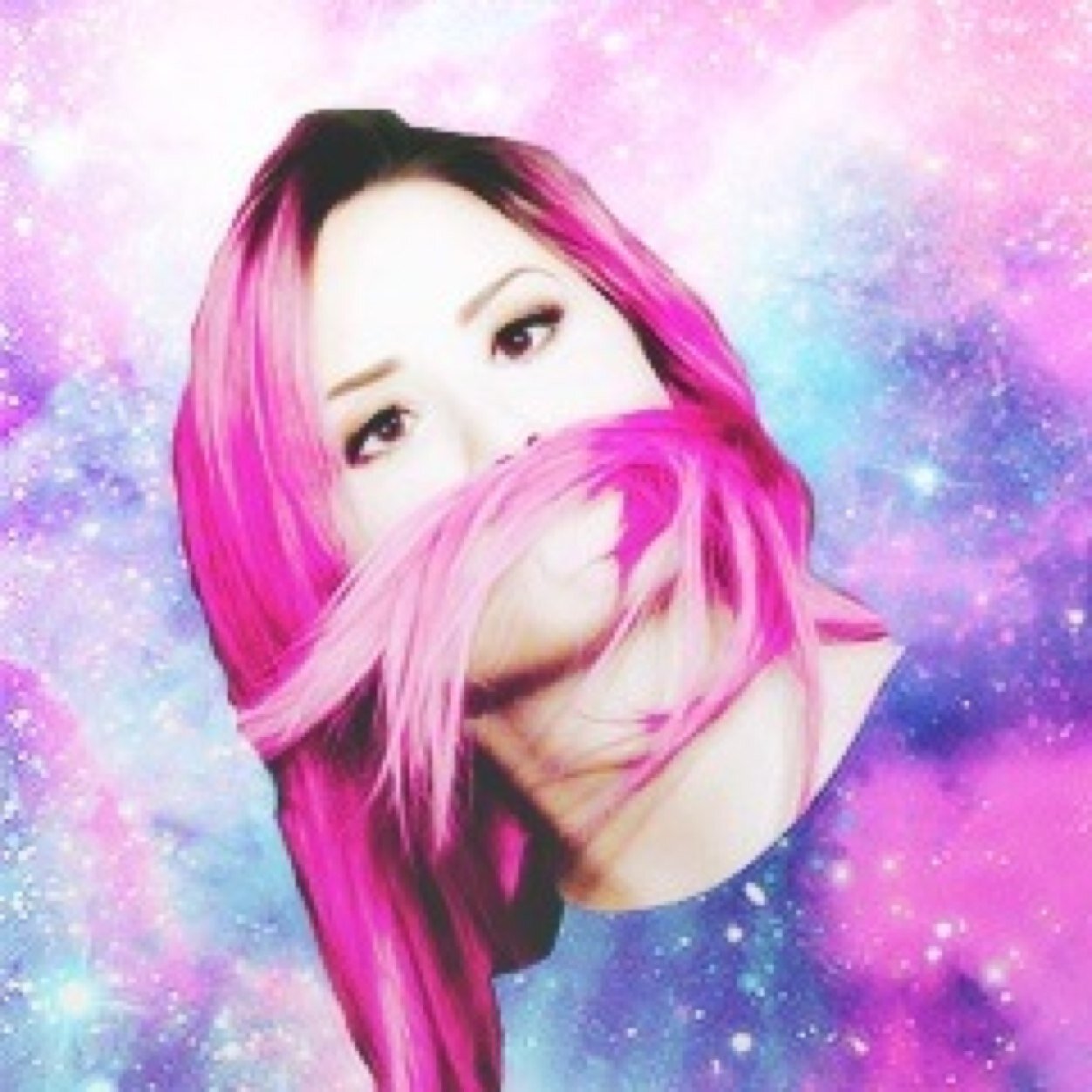 PLEASE FOLLOW @TOMLINSEASONS BC SHE JUST GAVE YOU A FREE FOLLOW
