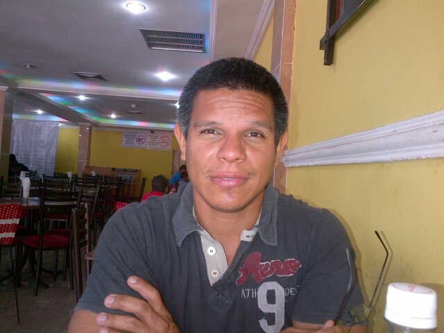 Hola soy un chico soltero en busca de amigas este es mi pin ojo solo mujeres 221c5c17 de venezuela