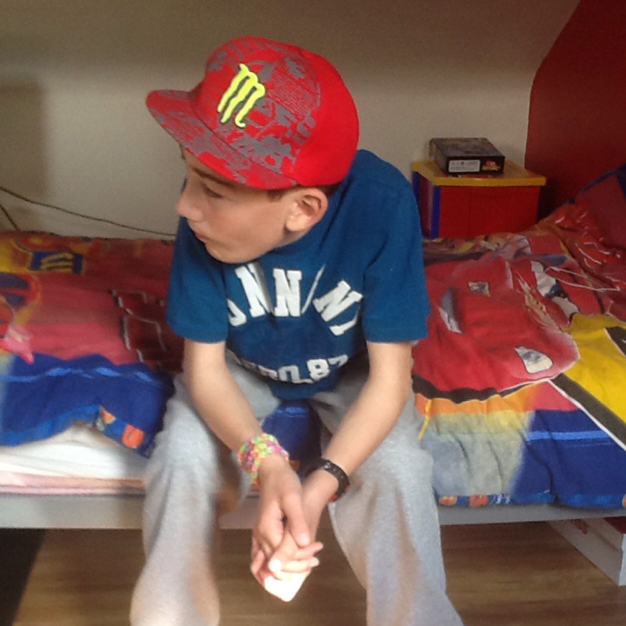 SFest00's profile picture. I am a viner from Ireland add me on Snapchat: WeirdRandomVineZ. Instagram: WeirdRandomVineZ. Vine: Weird Random VineZ