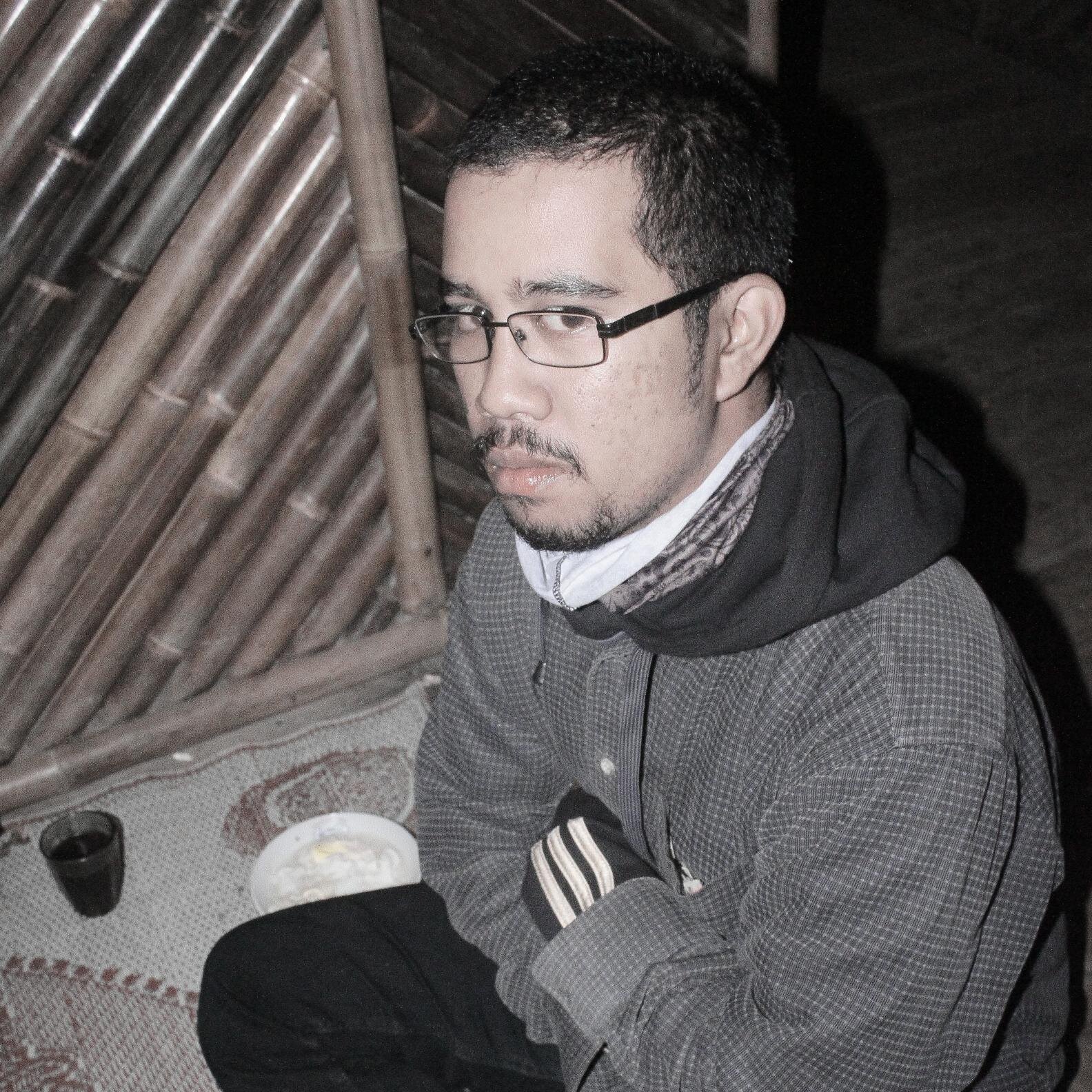 rizal_ahmad93's profile picture. rocker belum jadi, seorang yang keras namun lembut...calon abdi guru