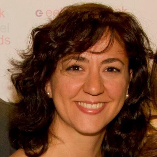 Consultora de #comunicación y #rrss. Periodista enamorada de contar historias. Viajes, música, amigos, solidaridad. En lucha por la #conciliación.