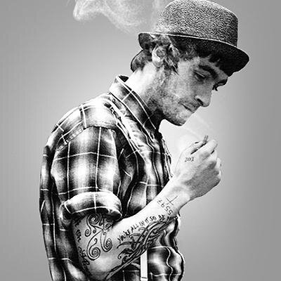This is -not- Joseph Gilgun. He does not own a Twitter account. This account belongs to the unofficial fan site https://t.co/LVN1oTPl00 run by @saracbdxo