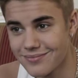 qd eu quiser falar com os famosos eu ligo para eles criei o twitter para falar com meus fans ou seja, voces
