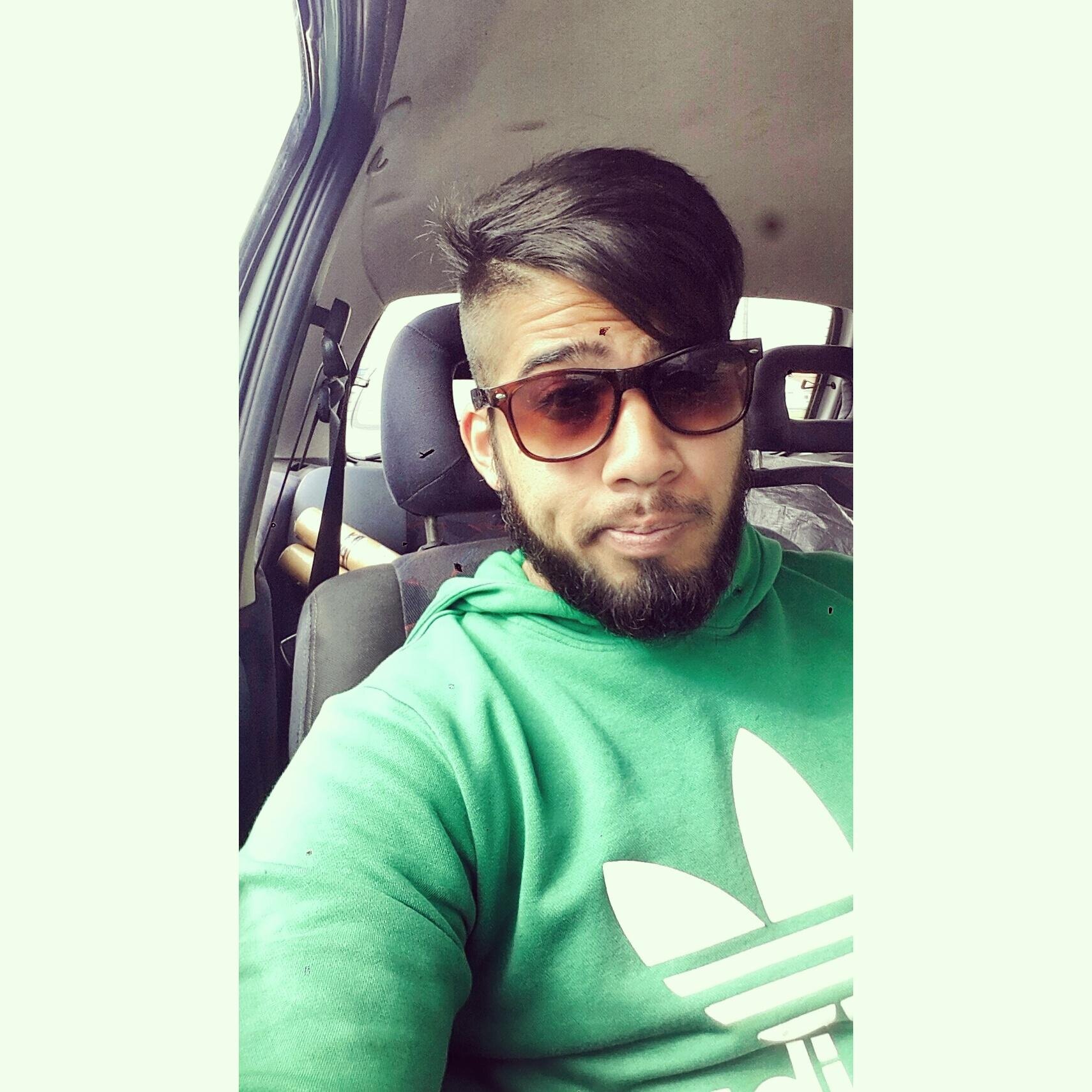 love psy, #bearded, law student, goal driven and plan on retiring by 30